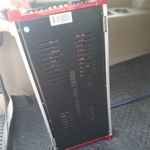 Planta de musica...amplifier p1-3050-1 3000 watts